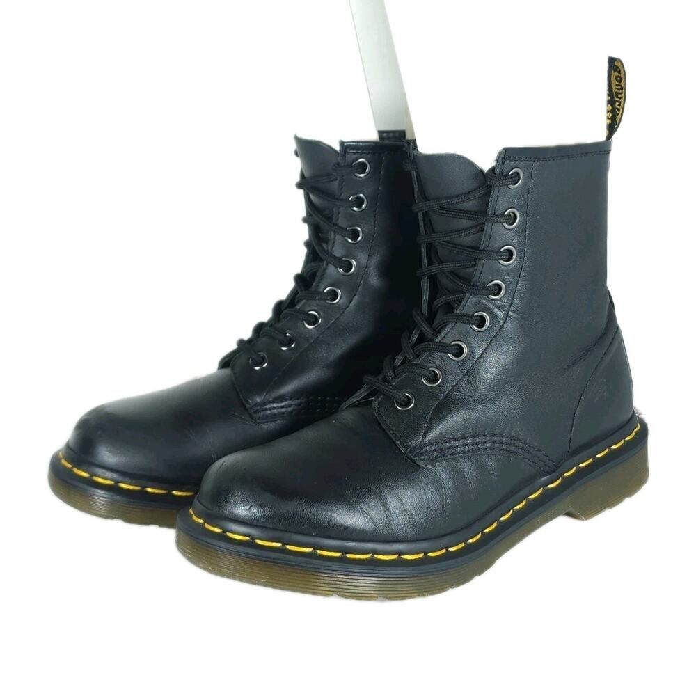 Dr. Martens Women's Pascal 1460 US7 Black Leather Lace Up Ankle Combat Boots